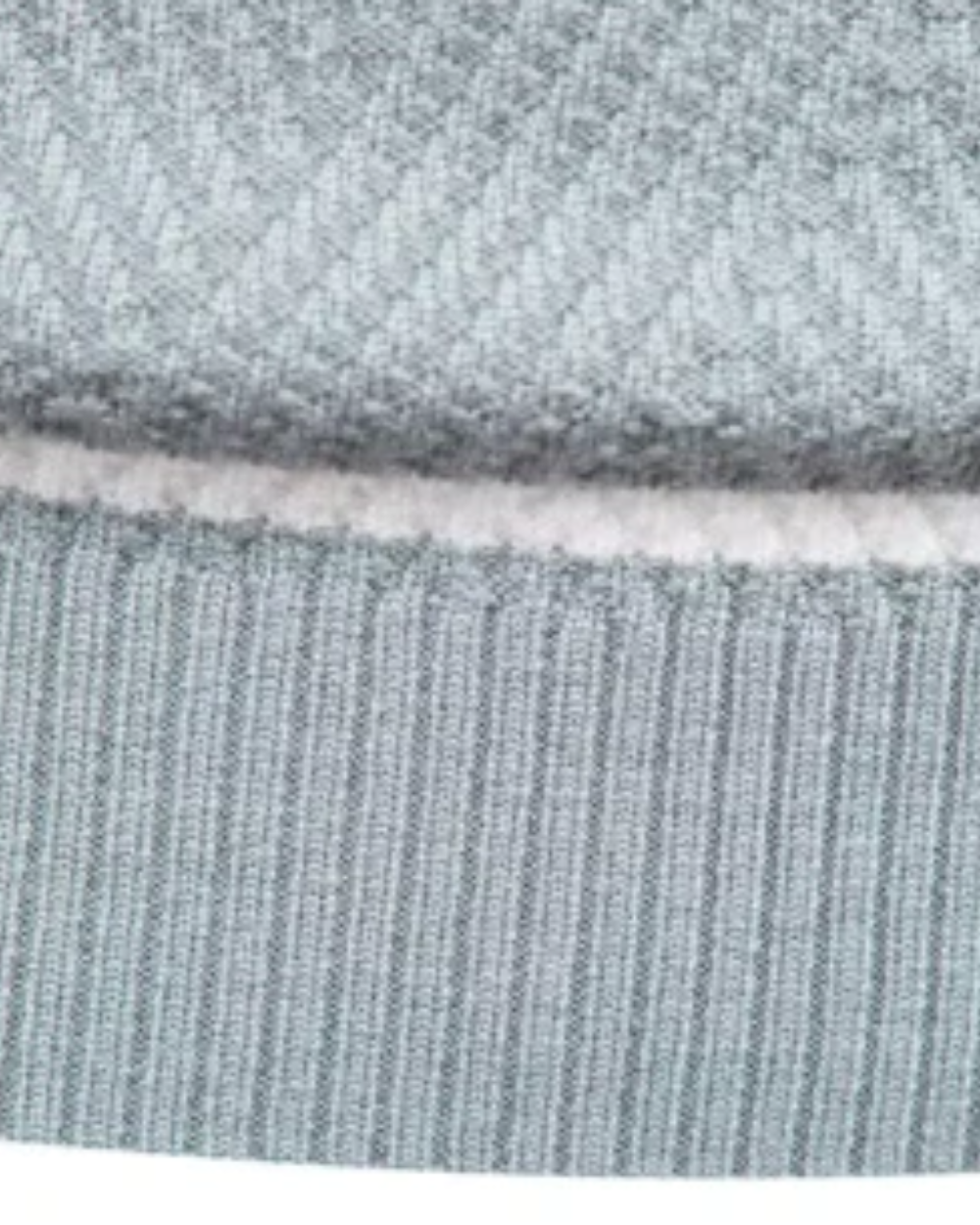 Stilvoller Herrenpullover mit Streifen